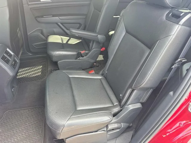 Used 2019 Red Volkswagen 3.6L V6 SE image 17