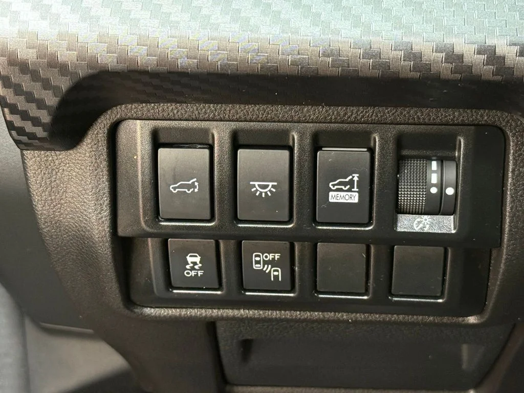 Used 2022 Gray Subaru Onyx Edition image 16