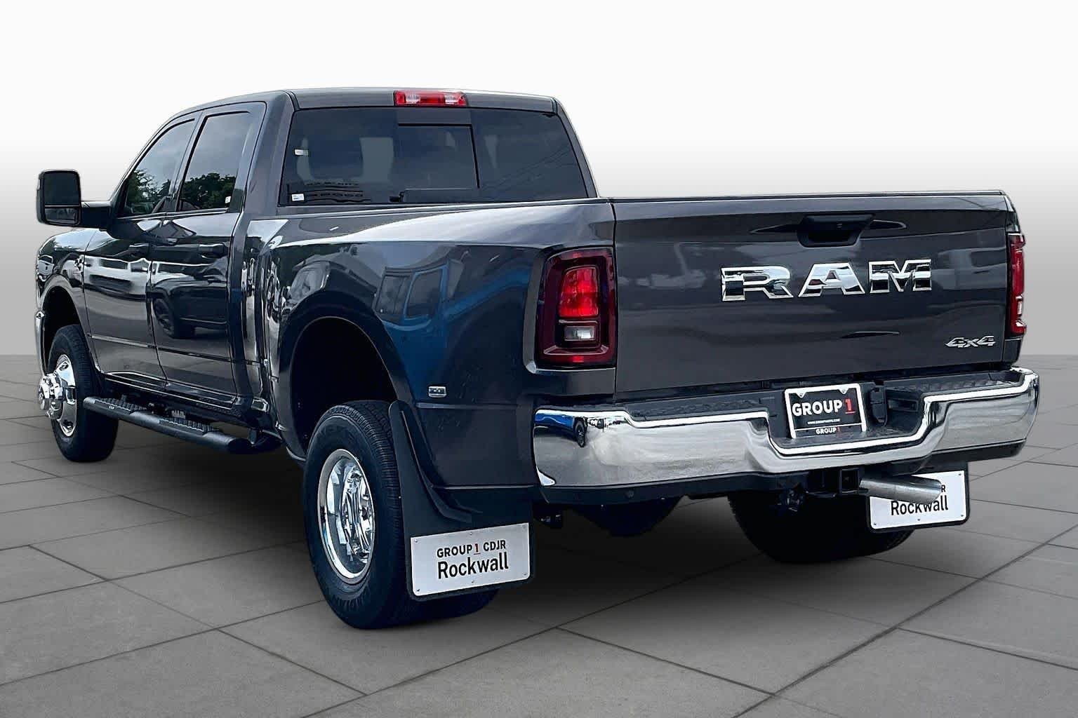 New 2026 Granite Crystal Metallic Clear-Coat Exterior Paint RAM Tradesman image 9