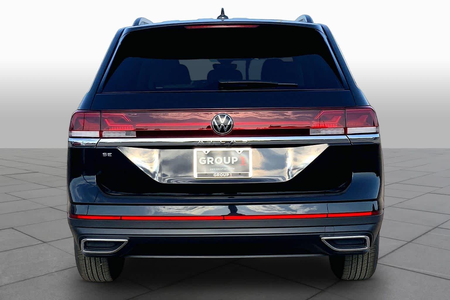 New 2026 Deep Black Pearl Volkswagen 2.0T SE image 4
