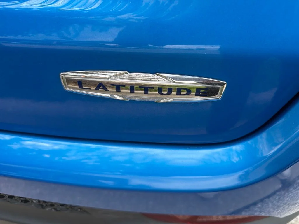 Used 2021 Blue Jeep Latitude image 5