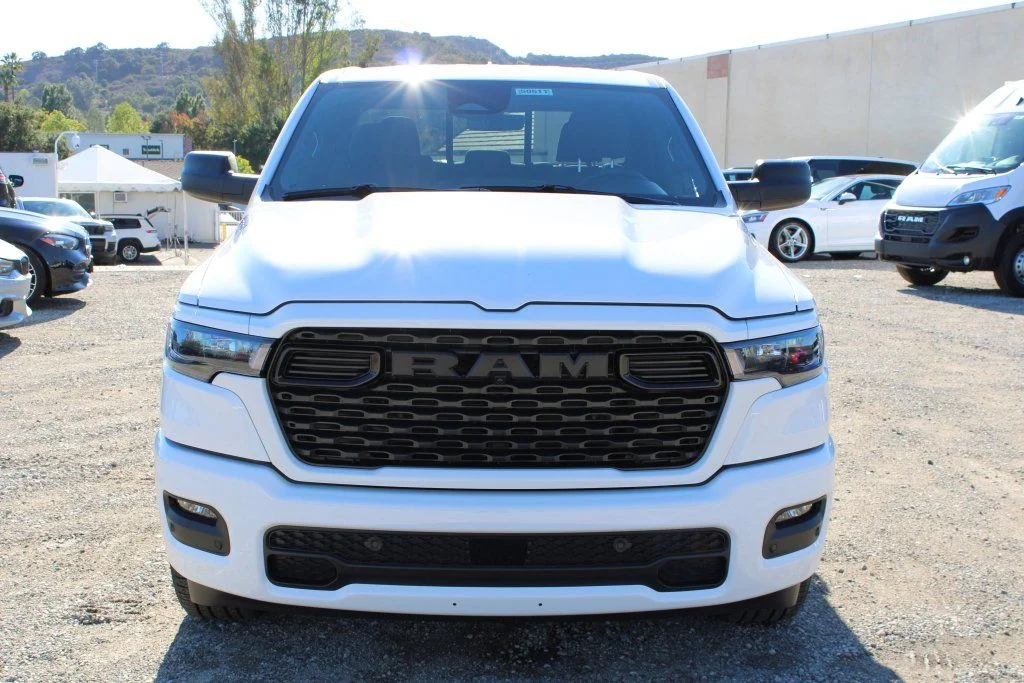 2025 RAM 1500 Tradesman - Photo 2