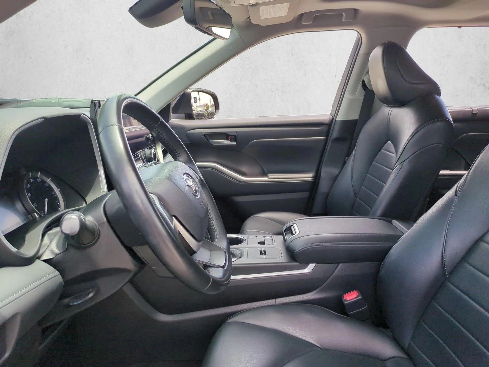 Used 2023 Midnight Black Metallic Toyota XLE image 16