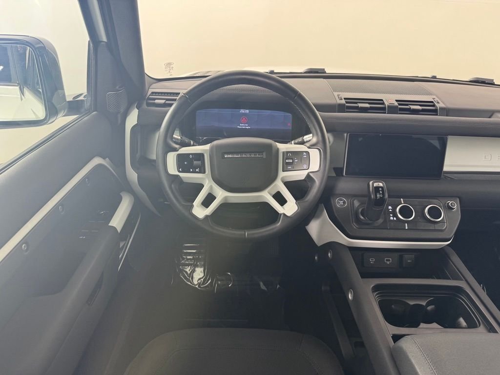 Used 2022 White Land Rover Standard image 9