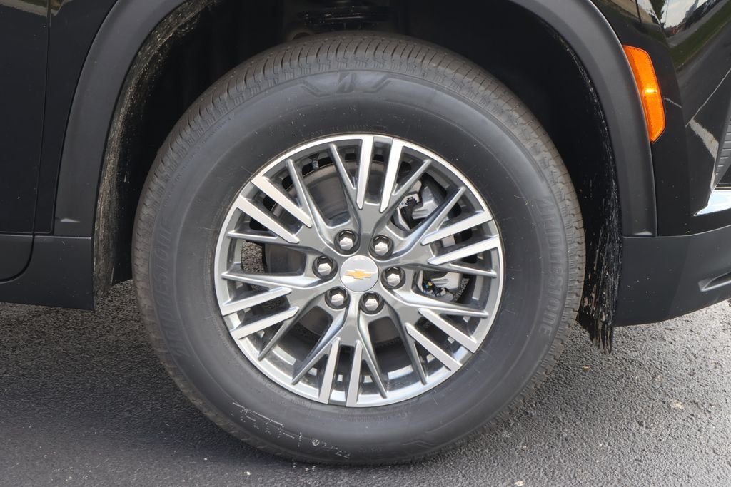 New 2027 Mosaic Black Metallic Chevrolet LT image 11