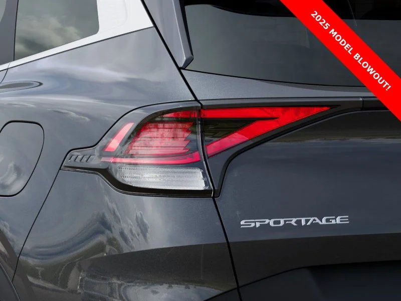 2025 Kia Sportage LX Hybrid - Photo 11