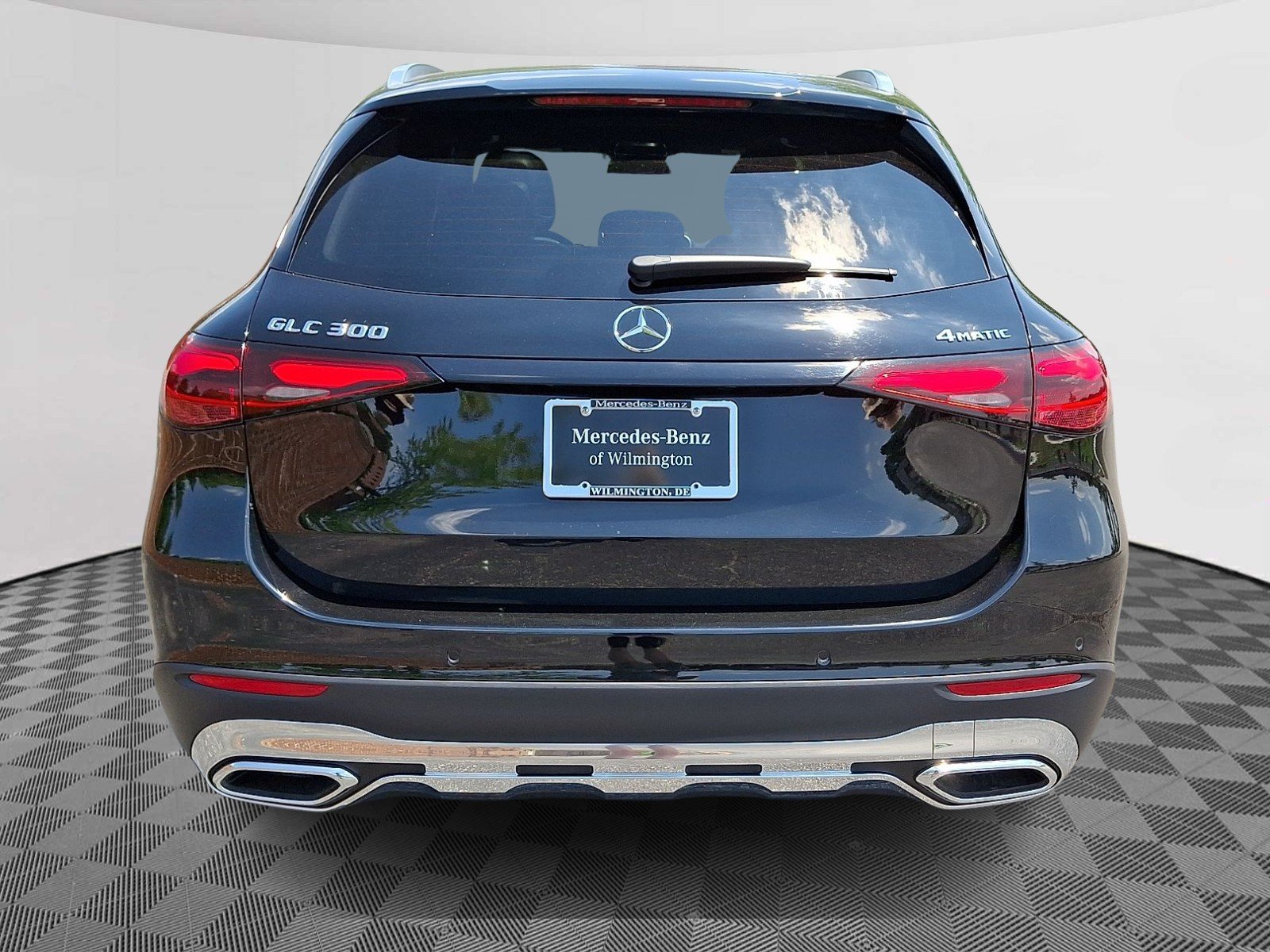 New 2025 Black Mercedes-Benz GLC 300 image 5