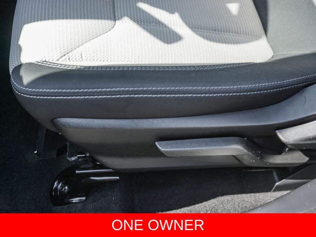 Used 2020 White Subaru Base image 19