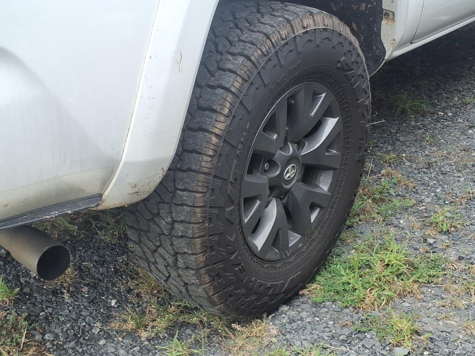 Used 2023 Ice Cap Toyota SR5 image 10