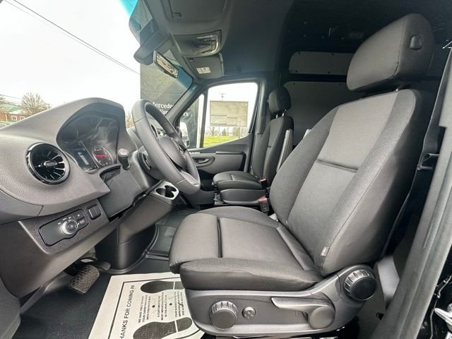 New 2026 Jet Black Mercedes-Benz 4500 image 16