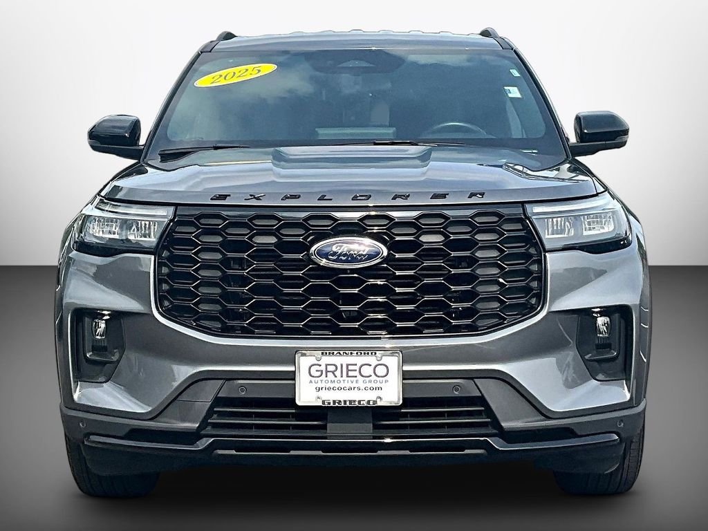 Used 2025 Gray Ford ST-Line image 2