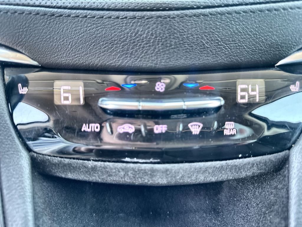 Used 2019 White Cadillac Luxury image 19