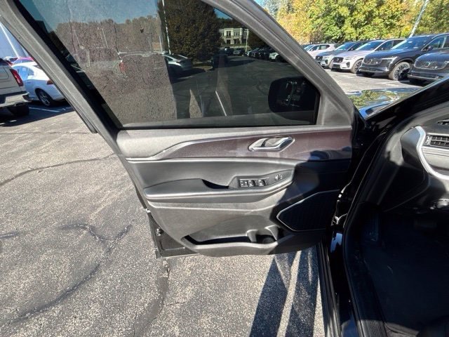 Used 2021 Diamond Black Jeep Altitude image 21