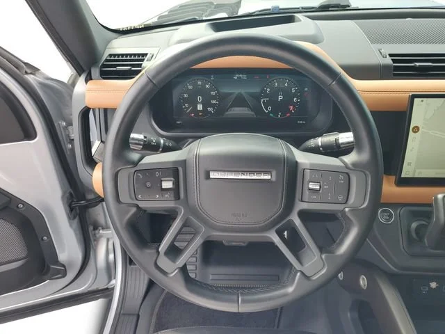Used 2022 Gray Land Rover X image 17