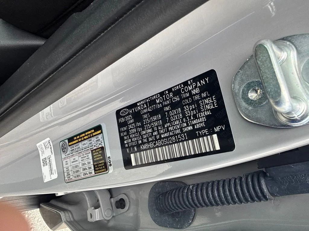 Used 2025 Gray Hyundai SEL image 30