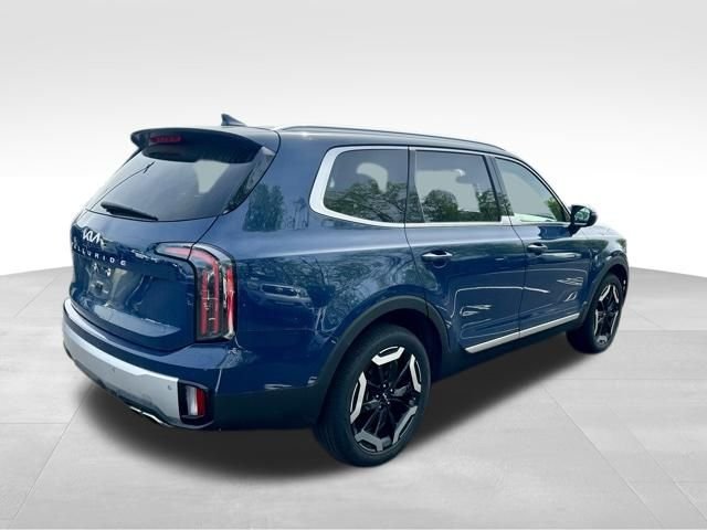 Used 2024 Black Kia EX image 7