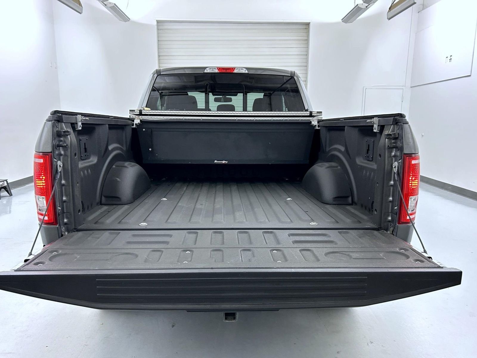 Used 2016 Gray Ford XLT image 21