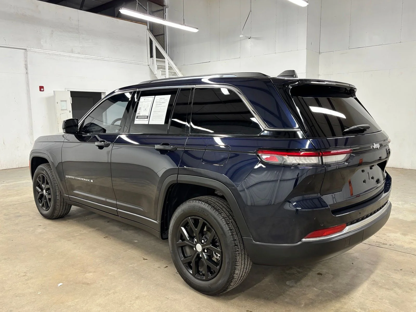 Used 2023 Black Jeep Limited image 5