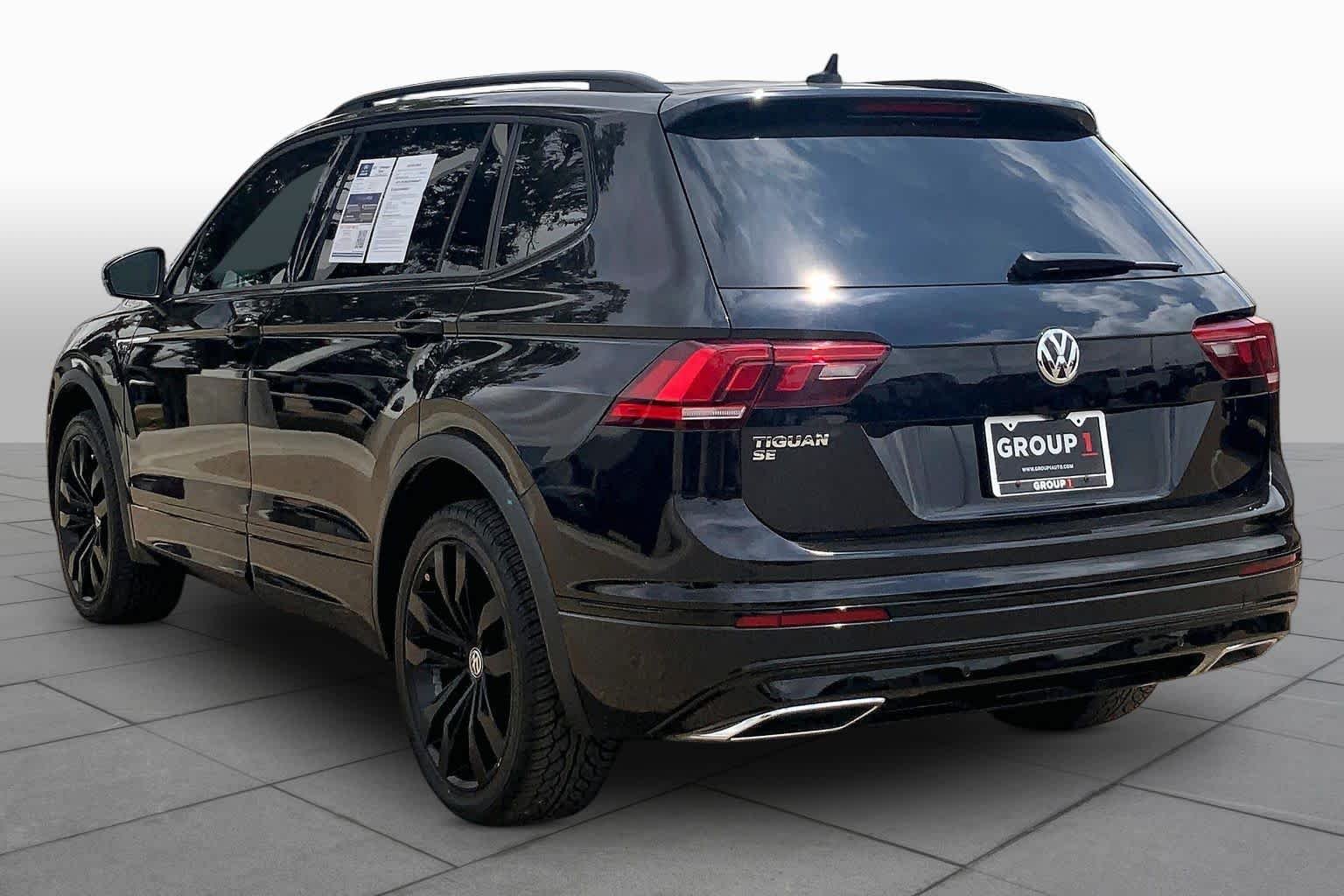 Certified Used 2021 Deep Black Pearl Volkswagen SE R-Line Black image 11