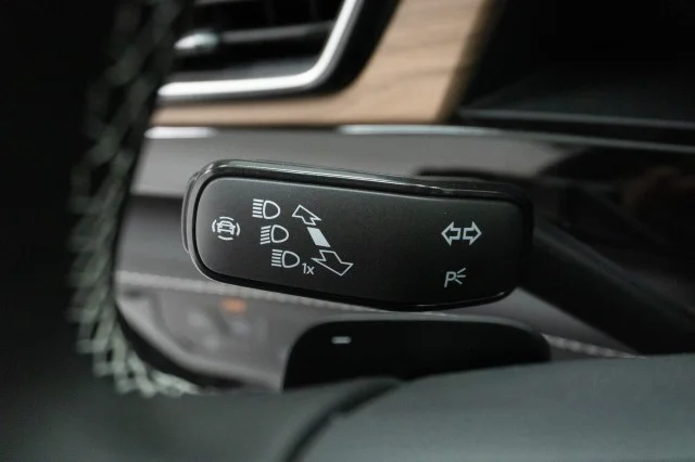 2026 Volkswagen Atlas SE w/Tech - Photo 31