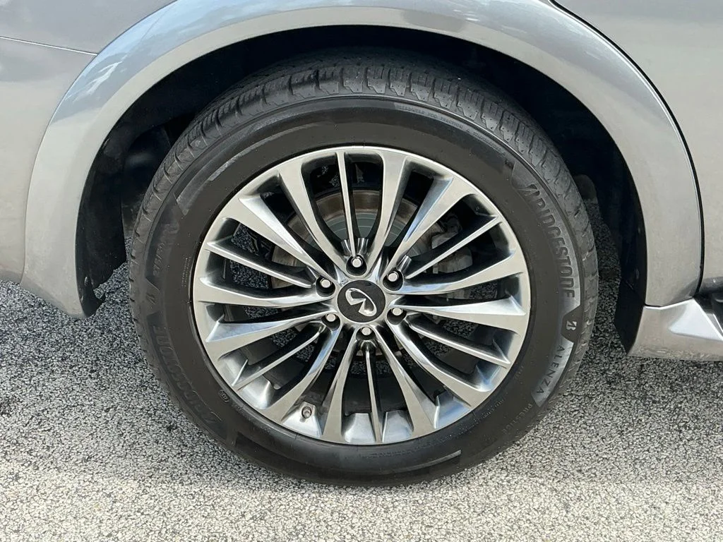 Used 2019 Gray INFINITI LUXE image 21