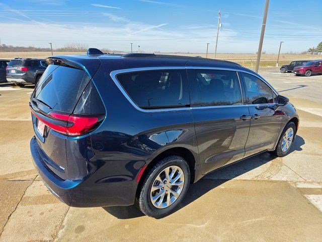 Used 2022 Fathom Blue Pearlcoat Chrysler Touring L image 7