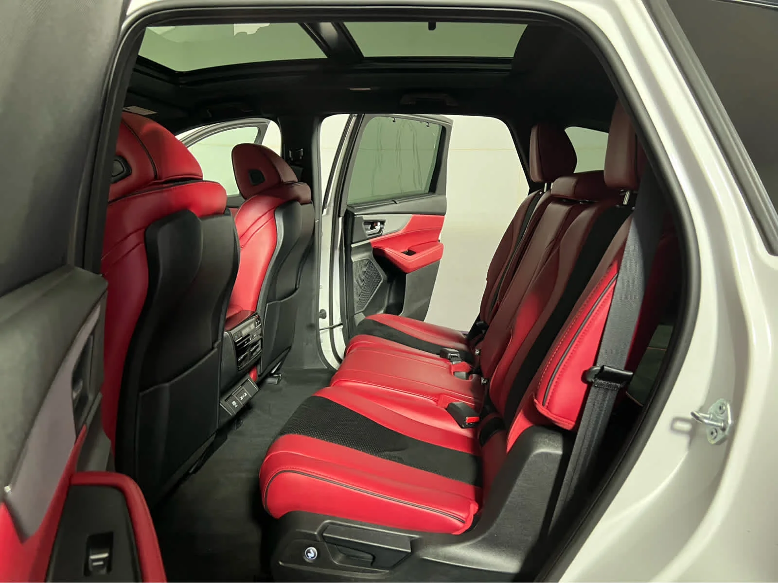 Certified Used 2024 Platinum White Pearl Acura w/A-Spec Package image 24