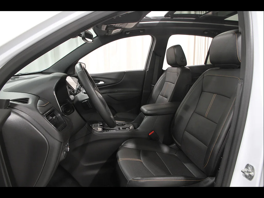 Used 2024 Iridescent Pearl Tricoat Chevrolet Premier image 5