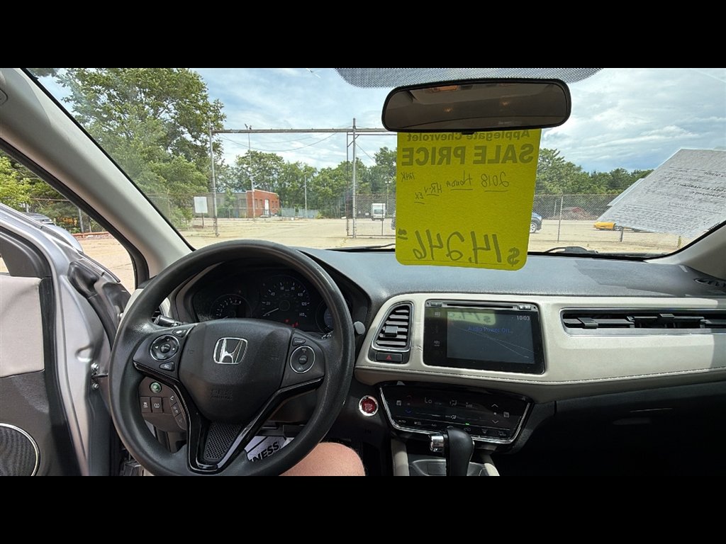 Used 2018  Honda EX image 10
