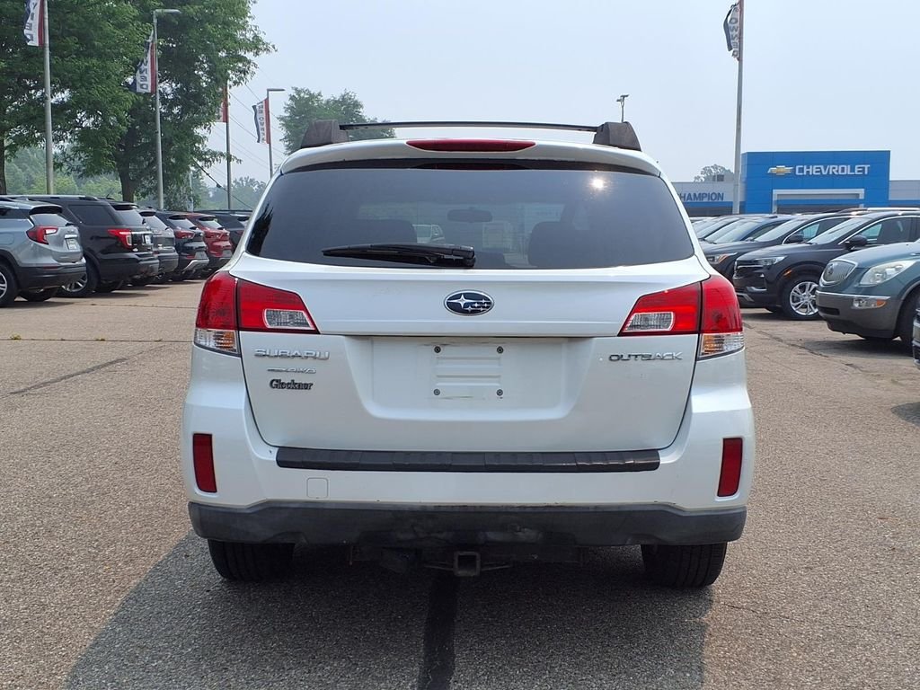 Used 2013 White Subaru 2.5i Premium image 5