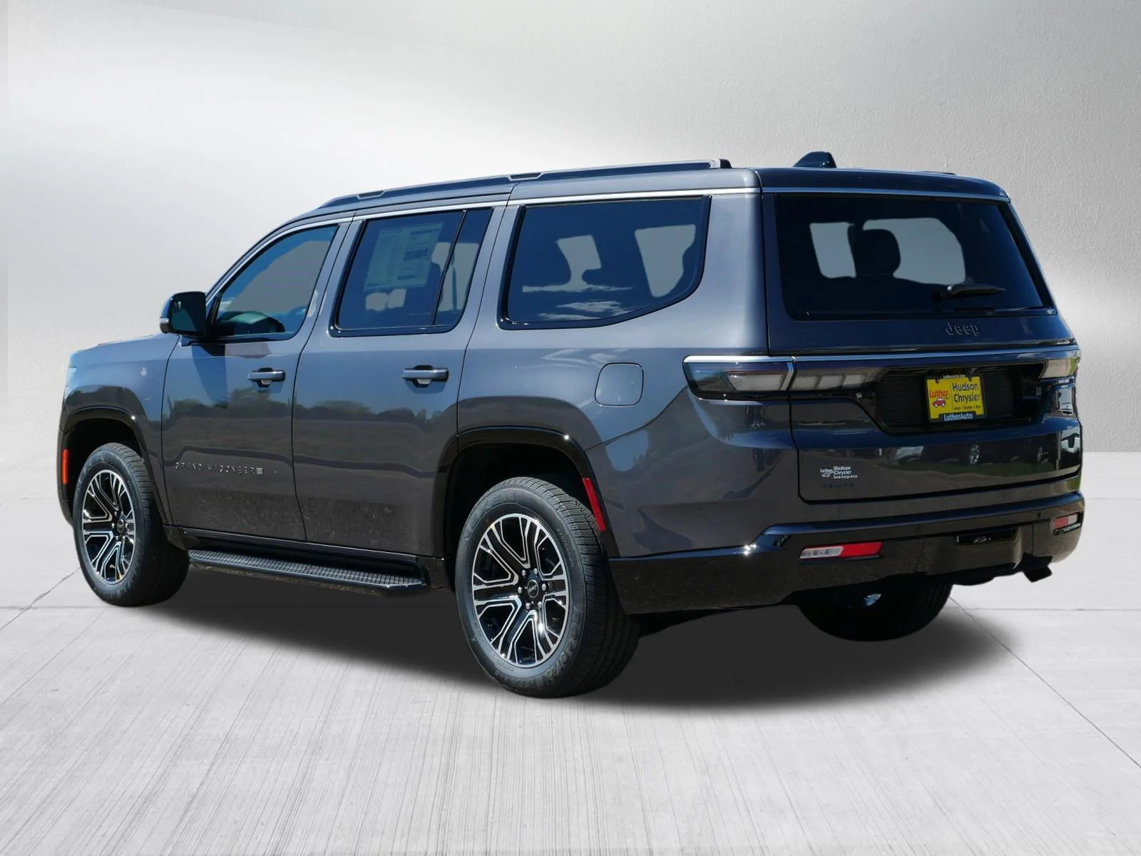 New 2026 Baltic-Gray Metallic Clear-Coat Exterior Paint Jeep  image 4
