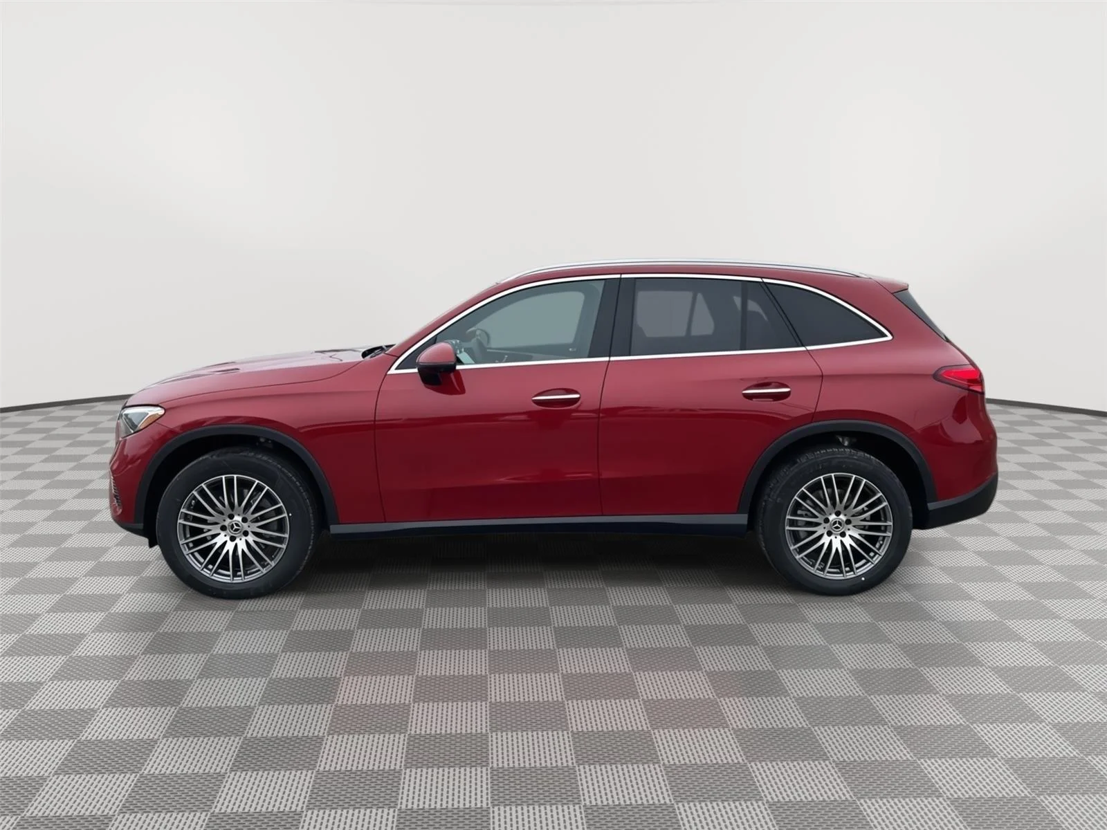 New 2026 MANUFAKTUR Patagonia Red Metallic Mercedes-Benz GLC 300 image 3
