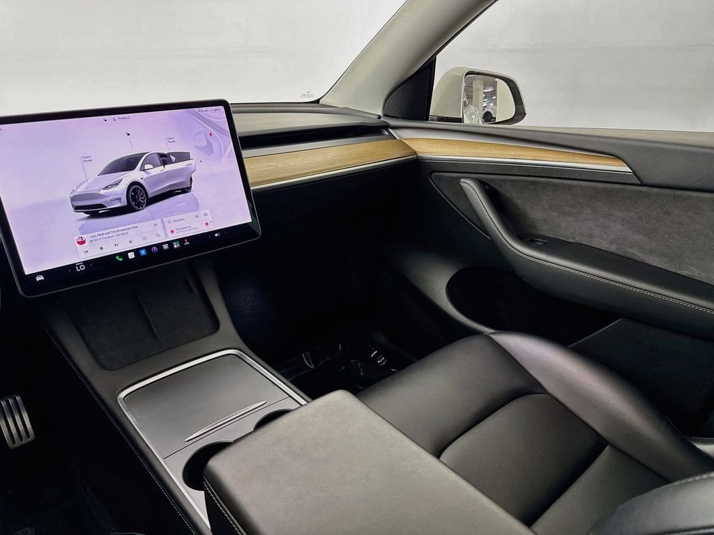 Used 2022 White Tesla Performance image 24