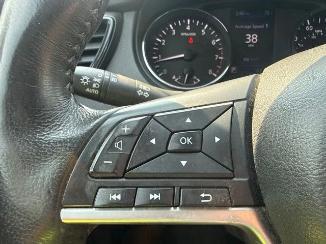 Used 2018 Gray Nissan SL image 22