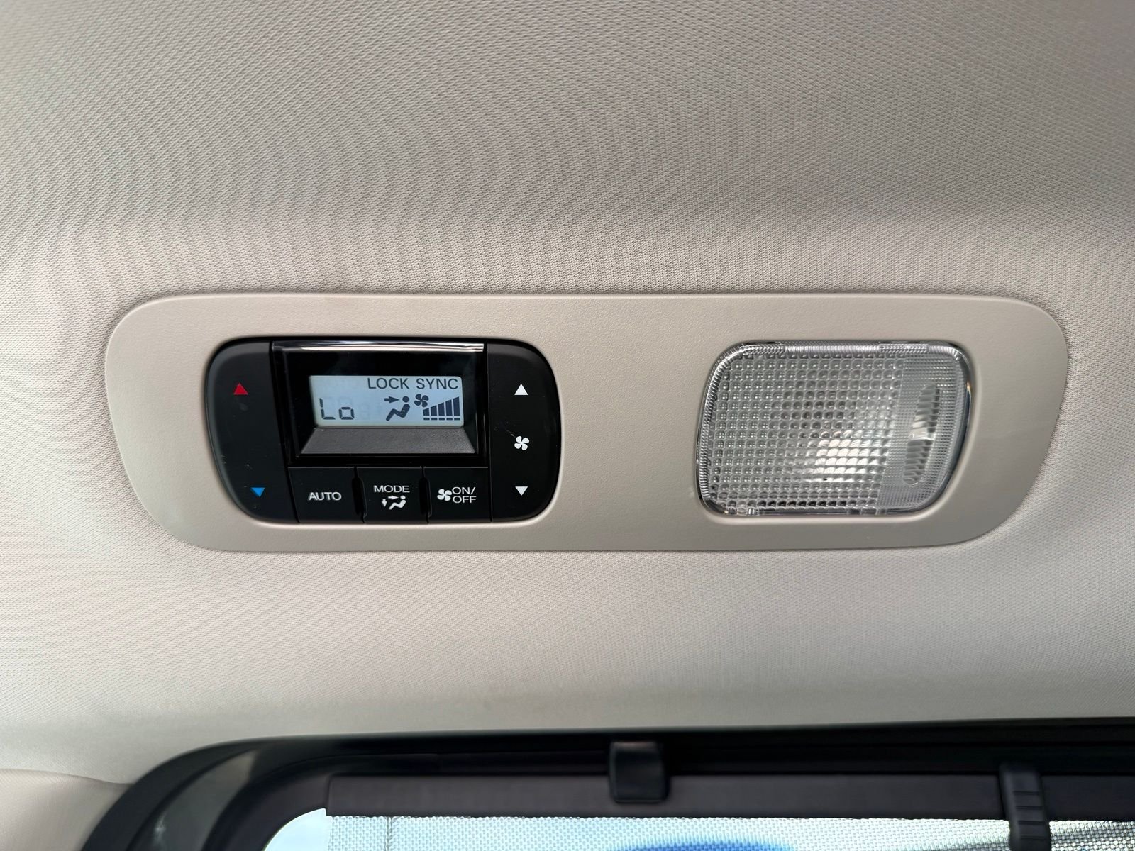 Used 2025 Solar Silver Metallic Honda EX-L image 37