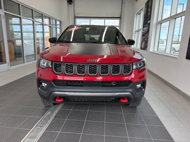 Used 2025 Red Jeep  image 2