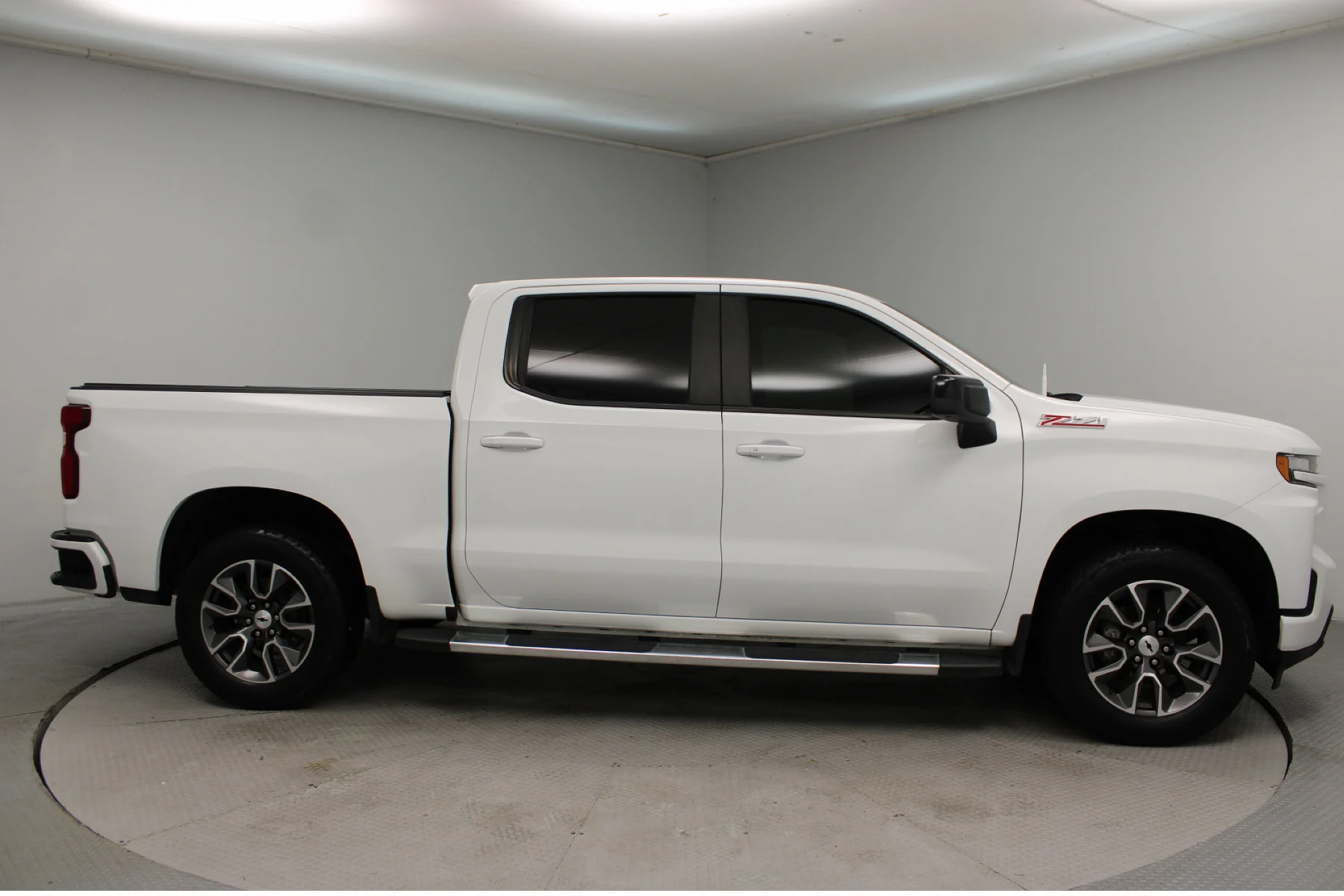 Used 2022 Summit White Chevrolet 4WD Crew Cab 147 RST image 21