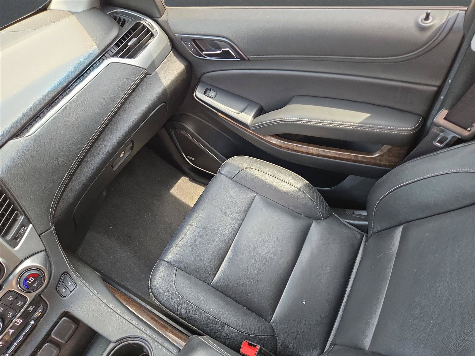 Used 2019 Green Chevrolet LT image 14