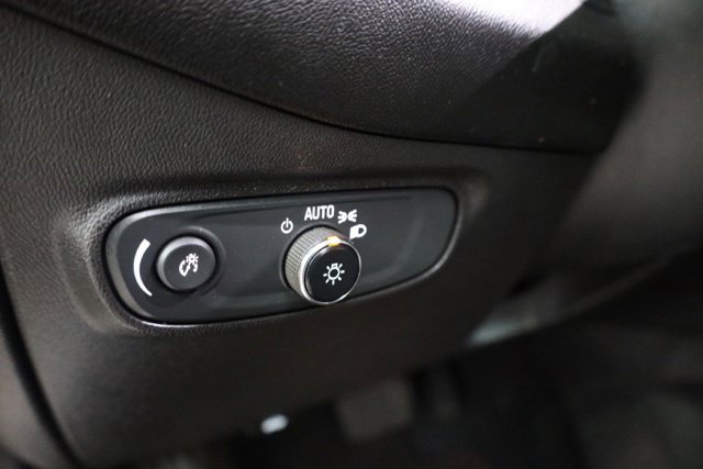 Used 2022 Silver Ice Metallic Chevrolet LT image 20