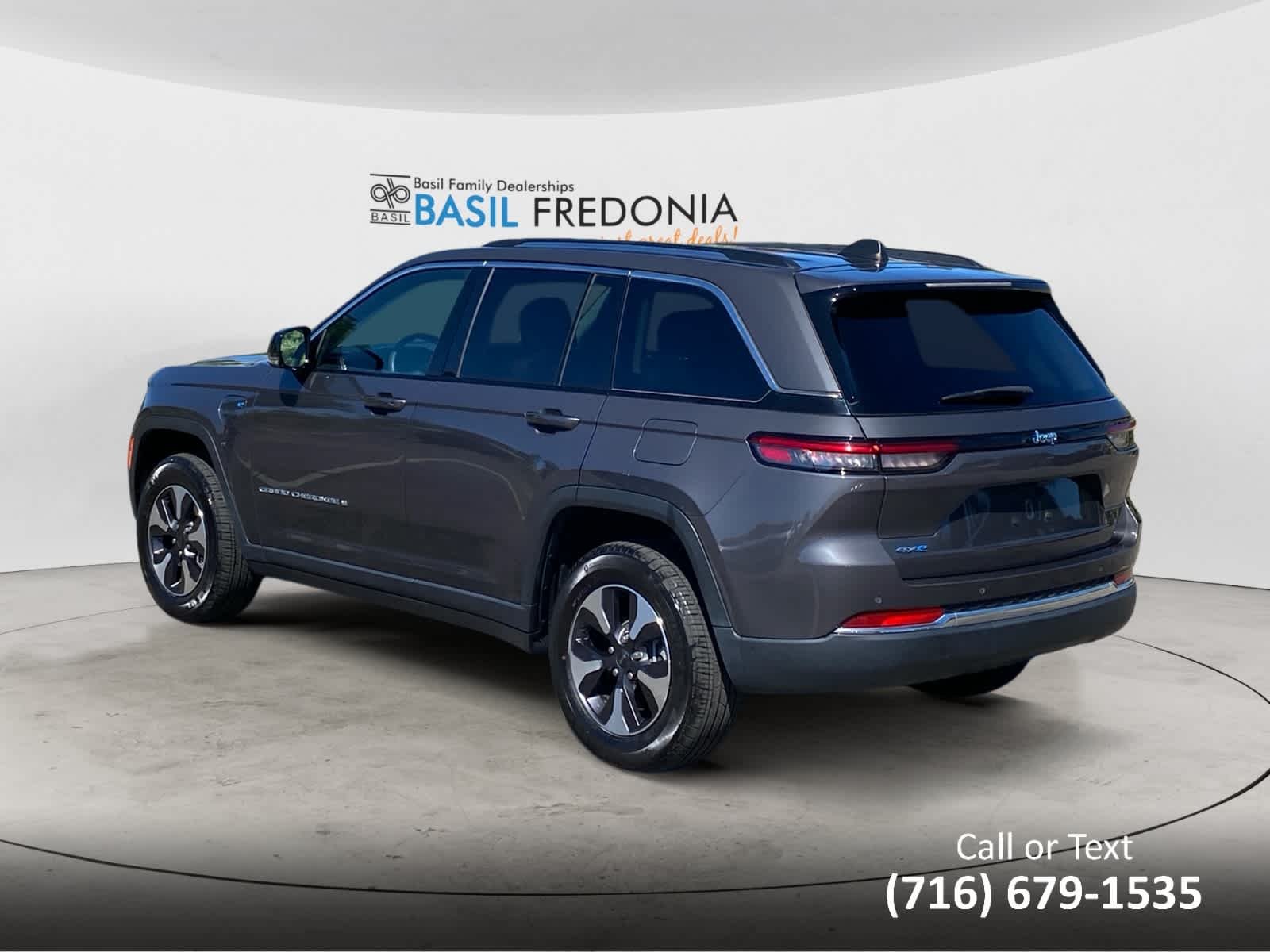 Used 2023 Baltic Gray Metallic Clearcoat Jeep  image 8