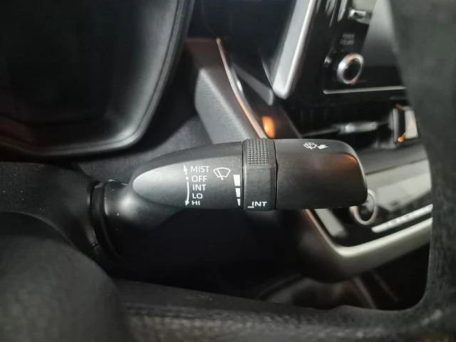 2021 Toyota Corolla LE - Photo 21