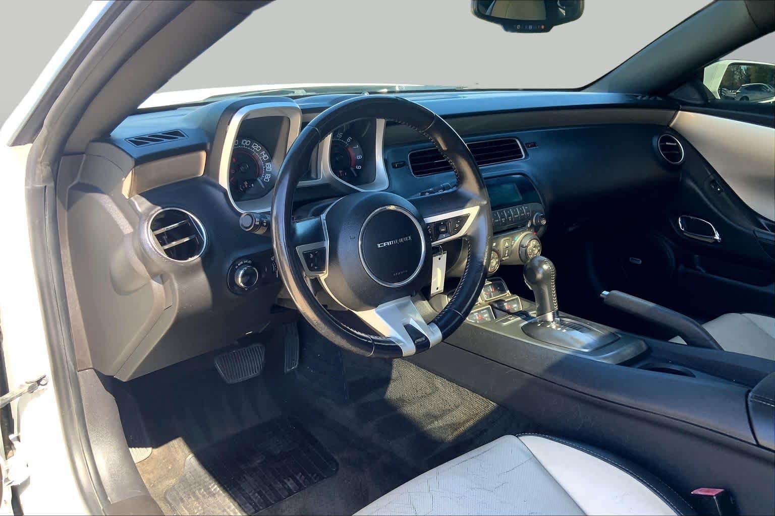 Used 2011 Summit White Chevrolet 2SS image 17