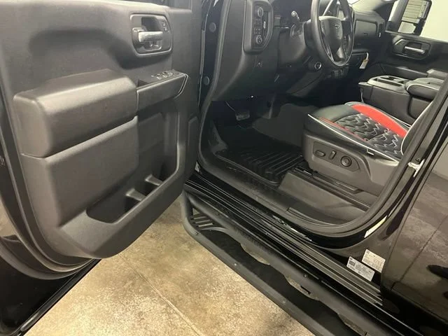 Used 2025 Black Chevrolet Custom image 17