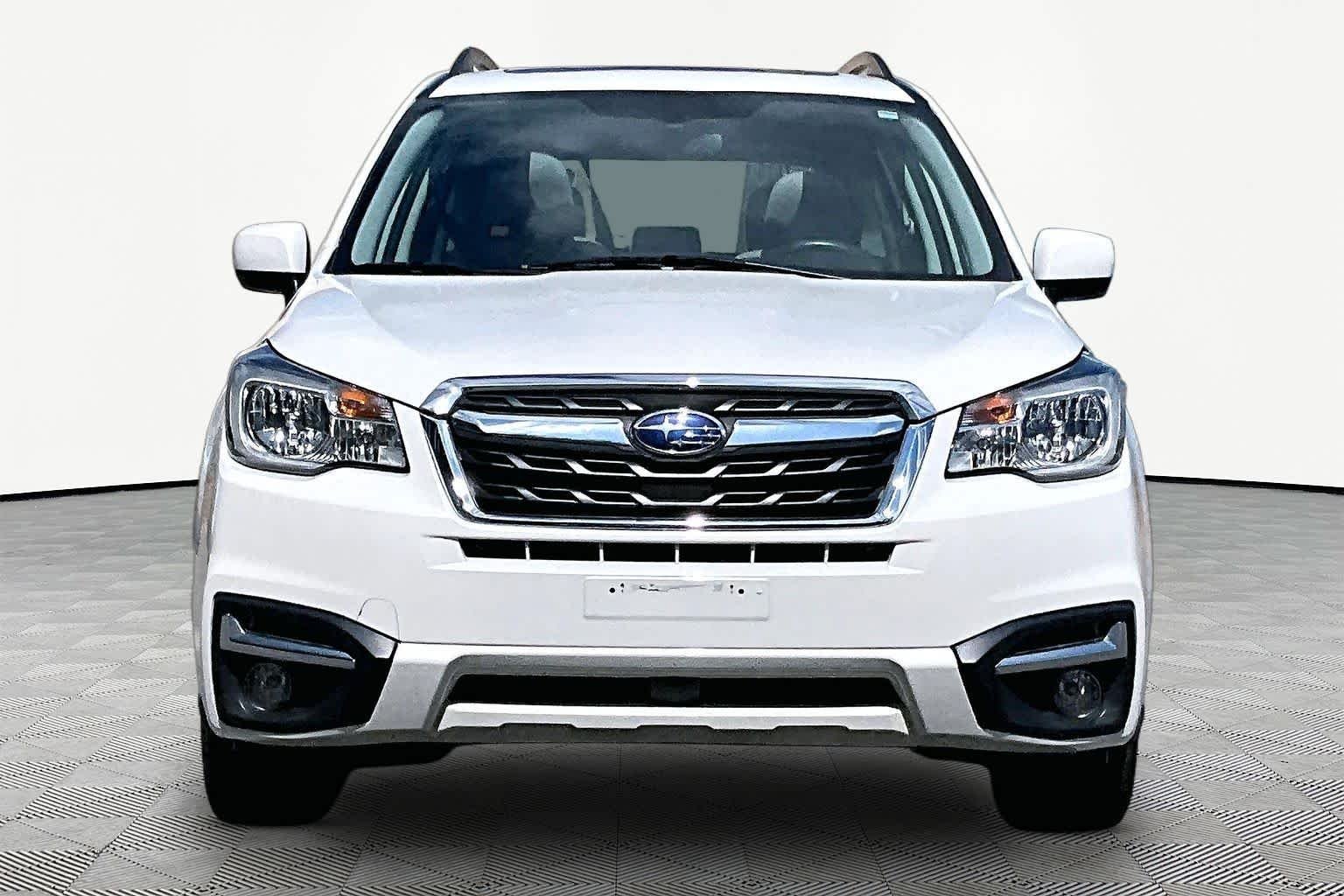 Used 2018 Crystal White Pearl Subaru Limited image 4
