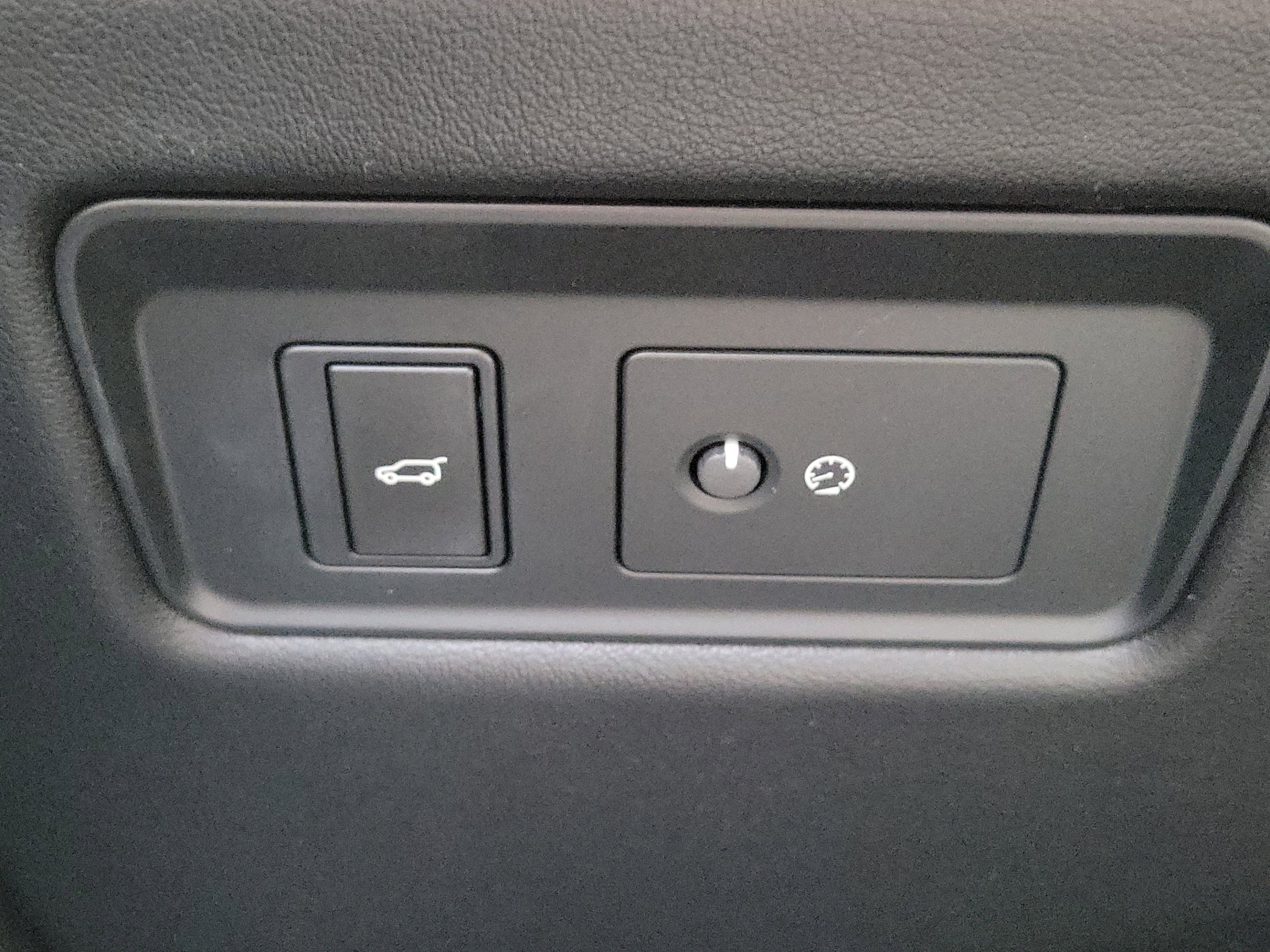 Used 2022 Blue Land Rover HST image 25