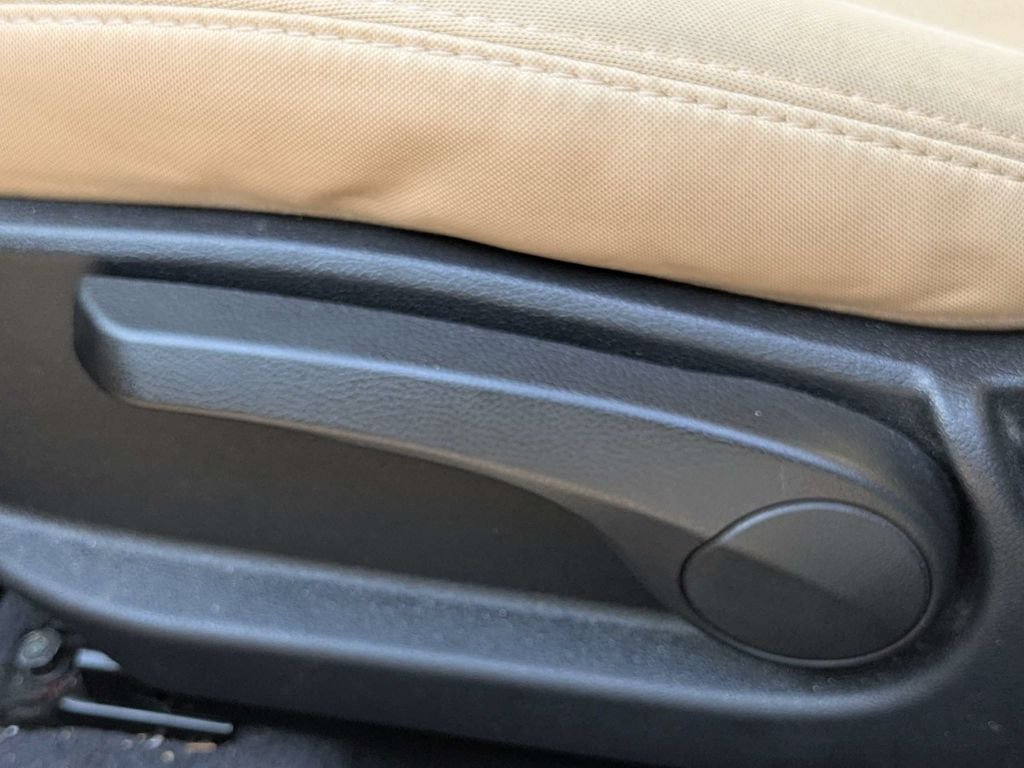 Used 2013 Brown Hyundai GLS image 20