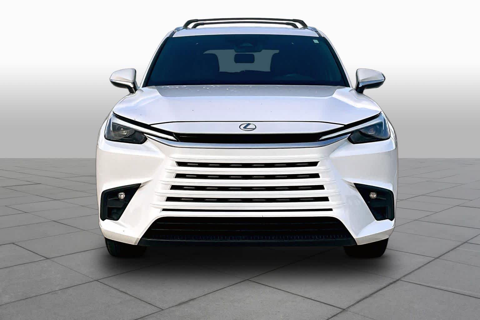 Used 2024 Wind Chill Pearl Lexus  image 3