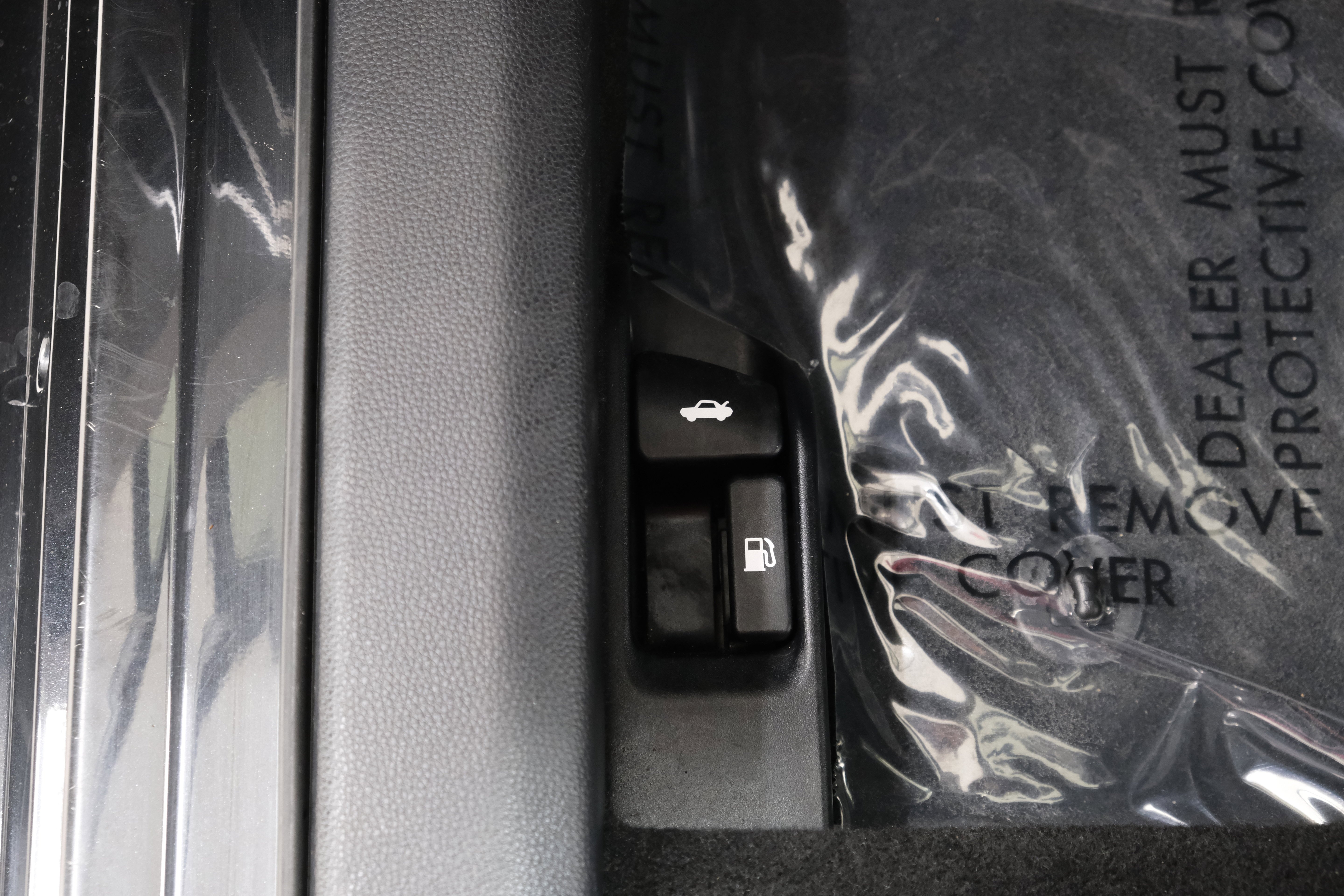 Certified Used 2020 Black Sand Pearl Toyota SE image 32