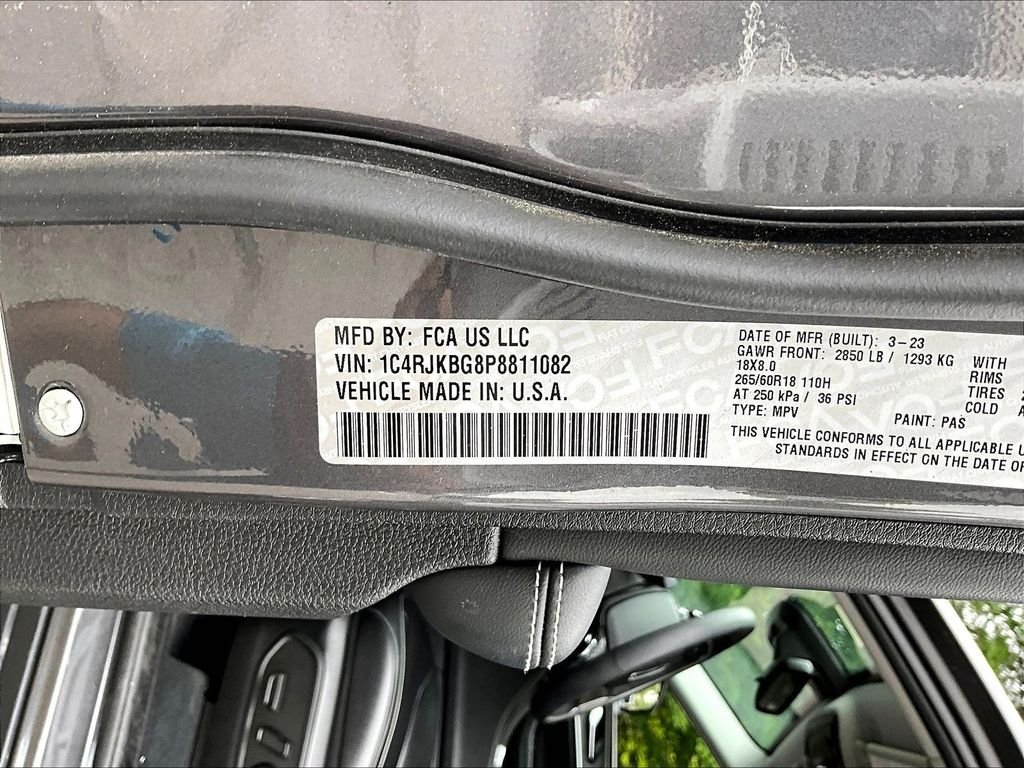 Used 2023 Baltic Gray Metallic Clearcoat Jeep Limited image 6