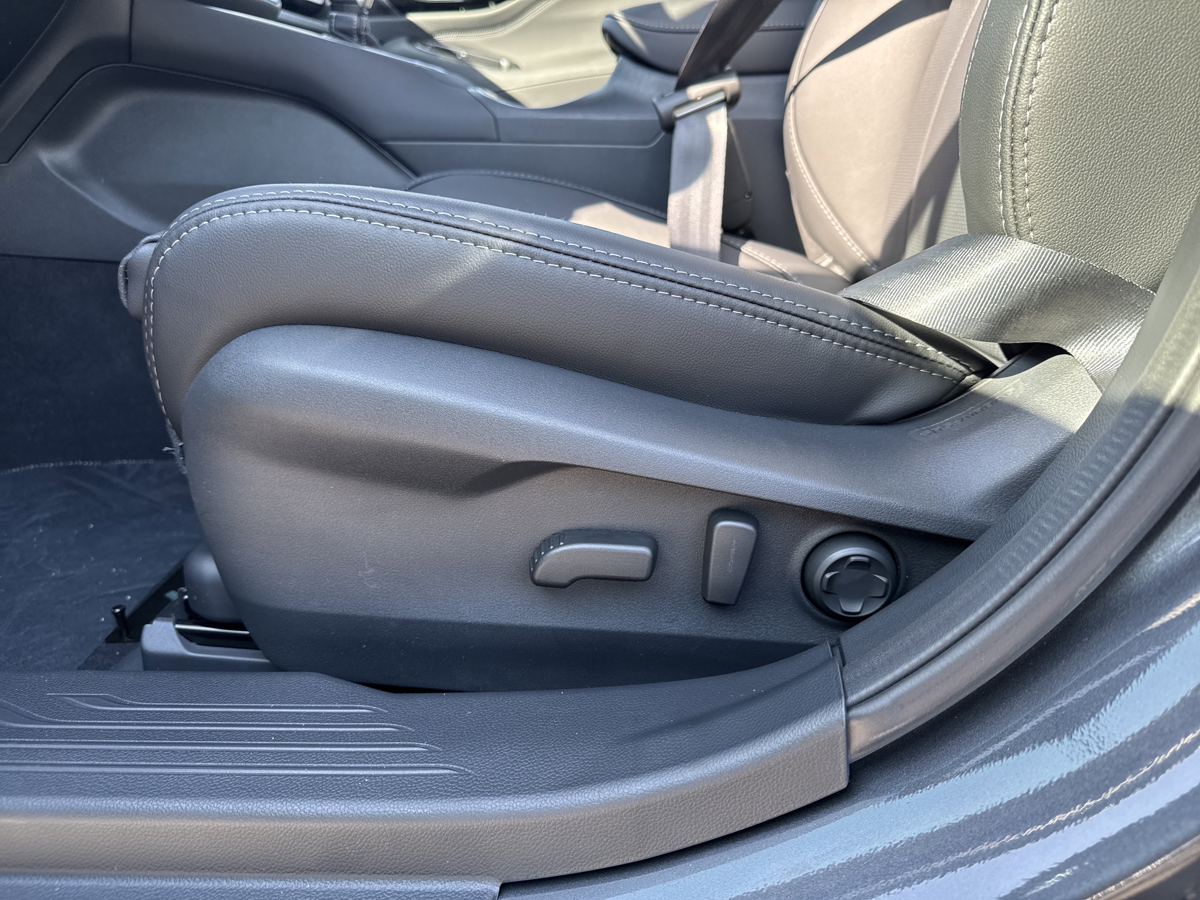 2025 Subaru Legacy Limited - Photo 13